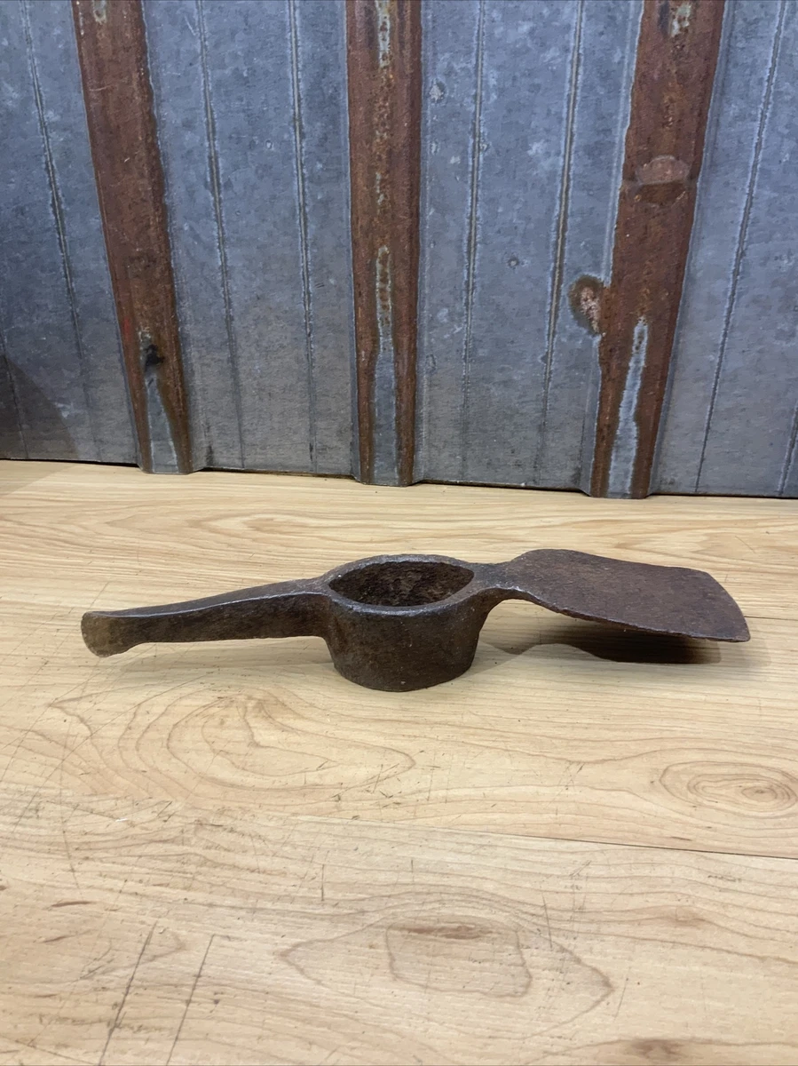 Antique Vintage Pickax e Grub Hoe Head only