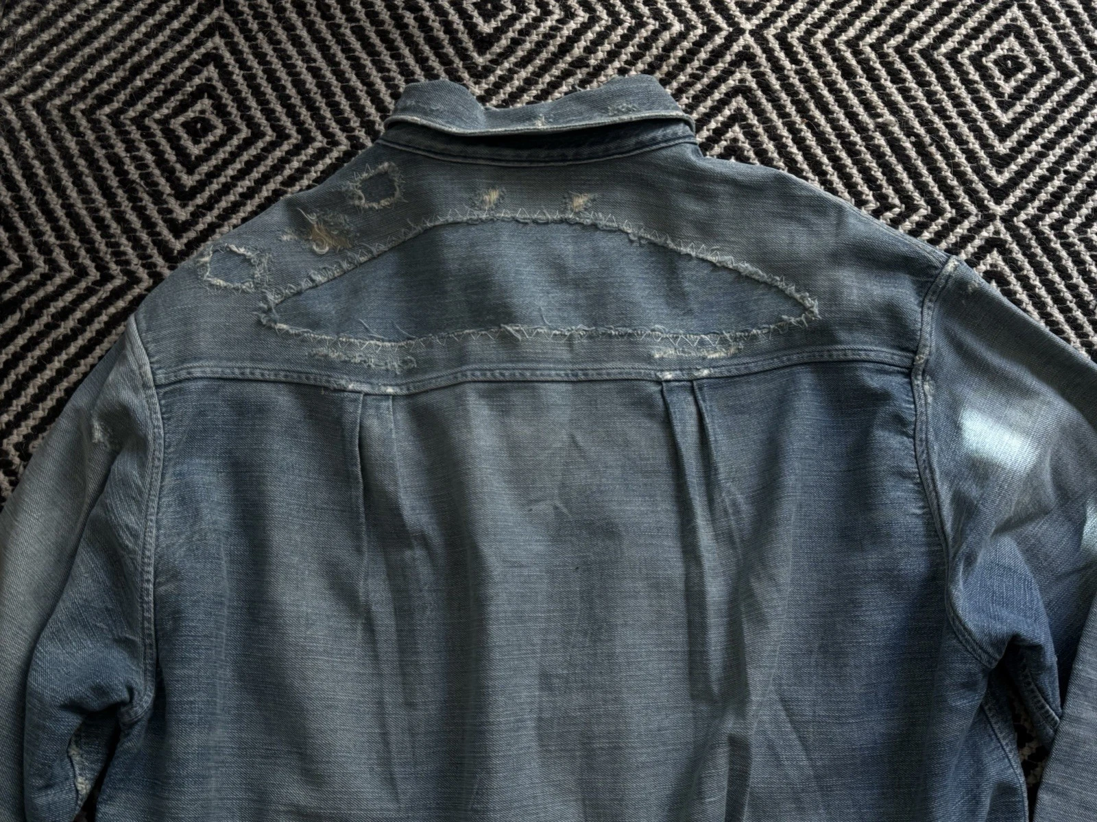 Levi’s  Blue Denim extra light distressed rare L image 8