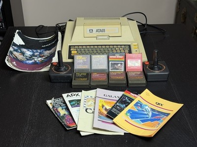 Atari 400 Computer System Console 2 controllers 8 games - Powers On - PARTS READ