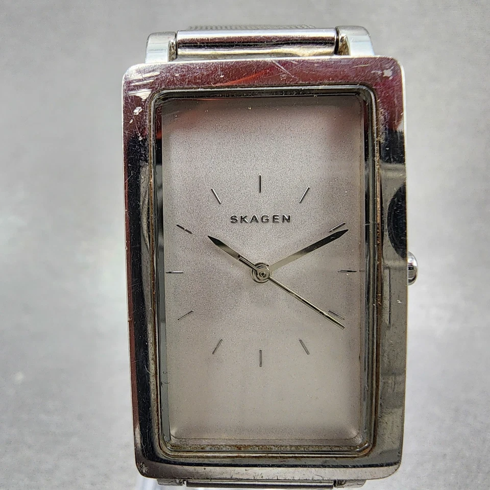 Reloj Skagen Hagen Tank Mujer 22mm Esfera Plateada Tono Plateado Rectángulo Nuevo Batt Foto 2 de 4