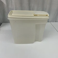 Vintage Rubbermaid Servin’ Saver #3, 13 Cup Cereal Keeper Sheer With Almond Lid