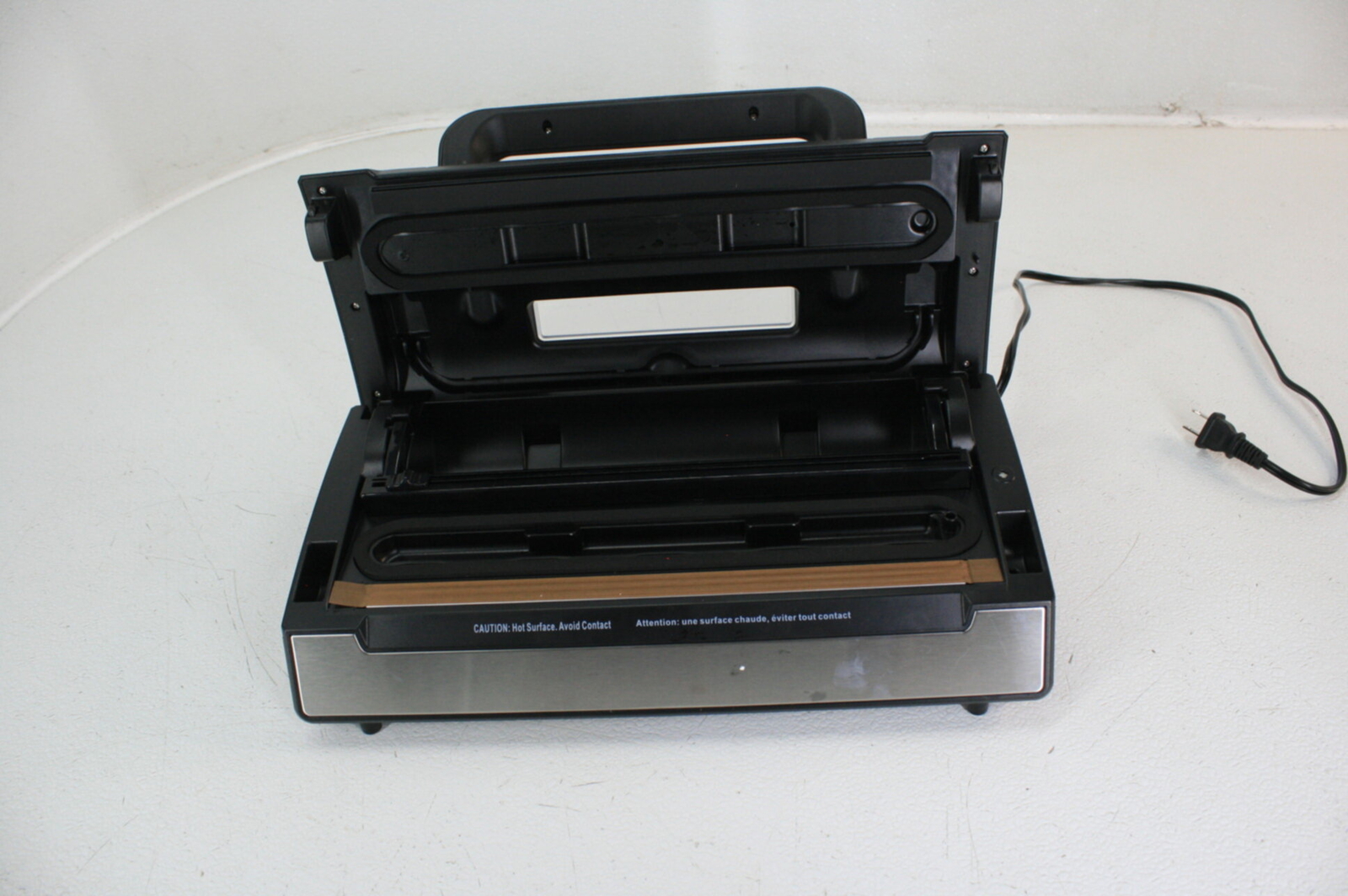 Nesco VS12 Deluxe Food Vacuum Sealer 130 Watts Compact w 3 Seal