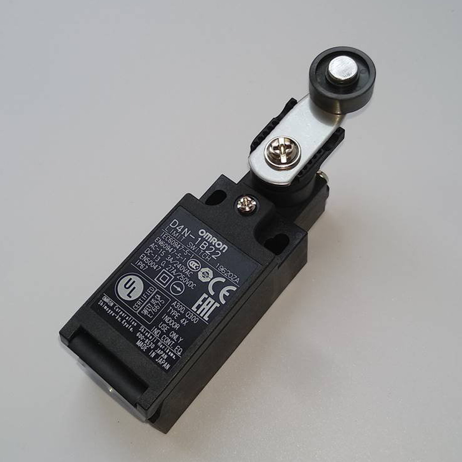 Omron D4N-1B22 Limit Switch D4N1B22 Expedited Shipping New 1pcs