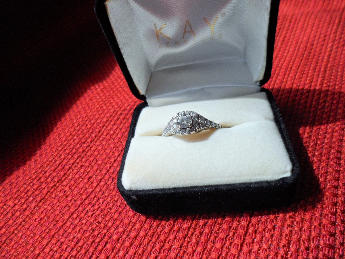 Kay jewelers leo sales diamond engagement ring