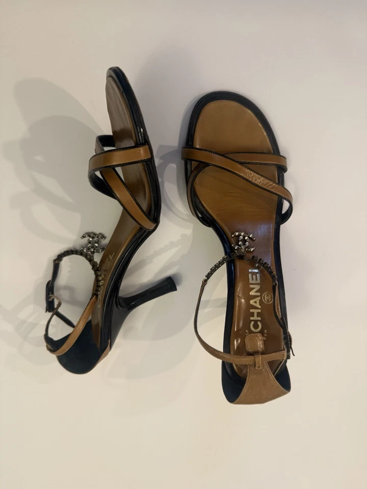 CHANEL NWOB Ankle Strap Bow Pumps Heel Womens SZ EU 39.5/US 8.5-9  Black Classic - Image 2 of 4