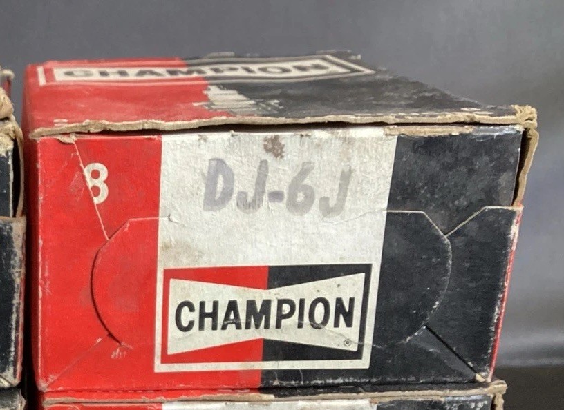 DJ-6J Champion Spark Plugs NOS Box Of 8 Spark Plugs