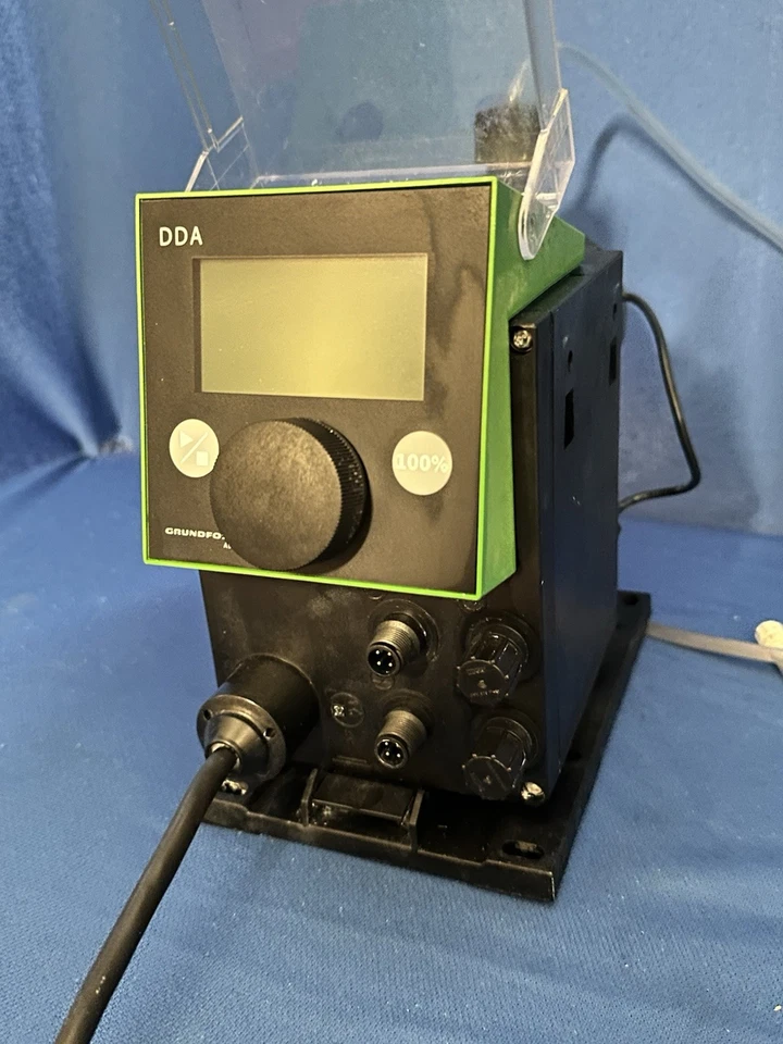 Bomba dosificadora digital Grundfos 97721576 DDC DDA 7,5-16 - 0,0006 a 2 GPH @ 232 PSI Foto 2 de 4