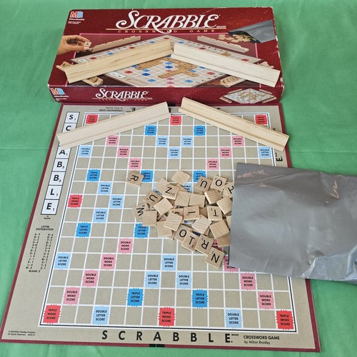Scrabble Brettspiel komplett Milton Bradley Kreuzworträtselspiel 1989 komplett - Bild 2 von 4
