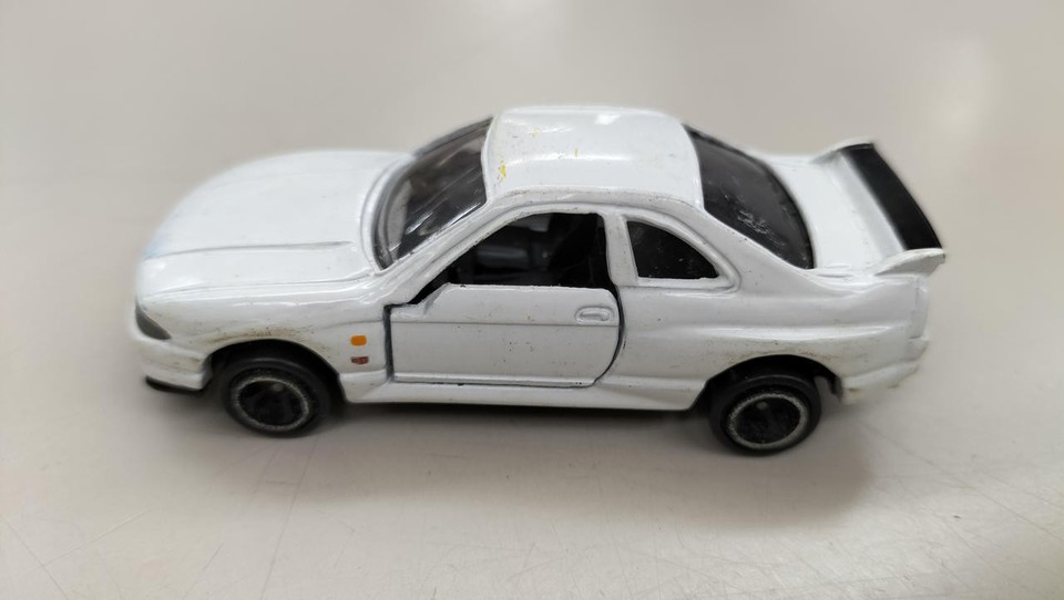 Tommy NISSAN SKYLINE GT-R R33 Tomica | eBay