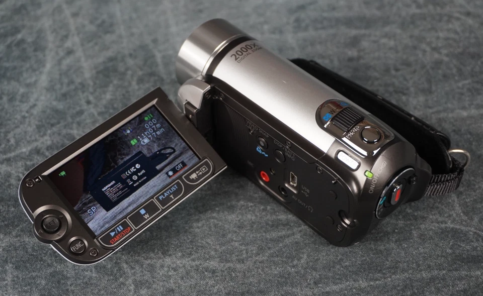 Canon FS200 480i MPEG-2 Standard Definition Flash Camcorder 37x W/ Extras Tested - Image 3 of 4