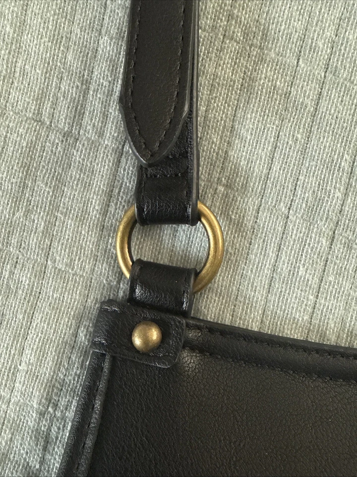 Frye Black Leather Crossbody Or Shoulder Purse With 2 Zip Pockets And 2 Inserts - Image 4 of 4