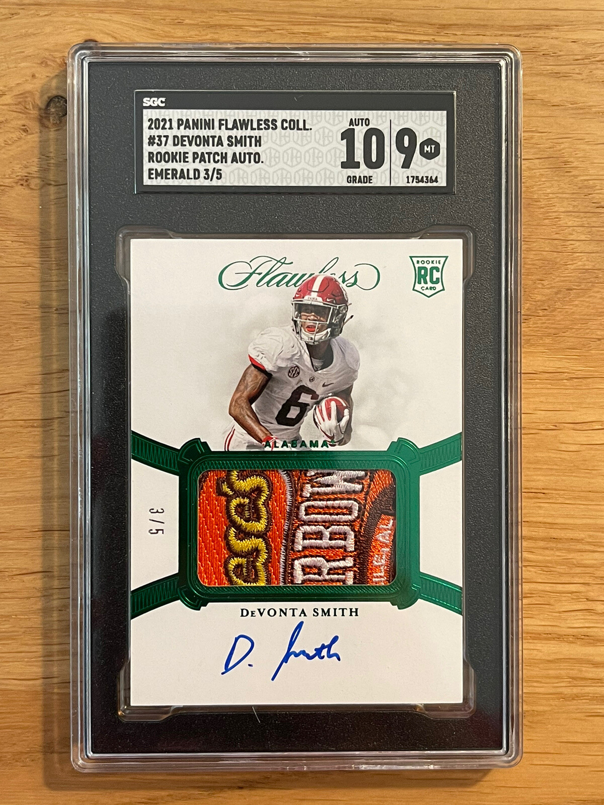 DeVonta Smith Panini Flawless Collegiate #37 Patch Autograph-Emerald
