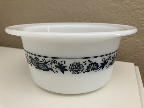 Vintage Pyrex No. 75 Old Town Blue Onion Tub Butter Bowl Dish - Picture 2 of 4