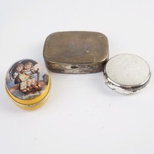 3 kleine Vintage Pillendosen u.a. versilbert Blechdose
