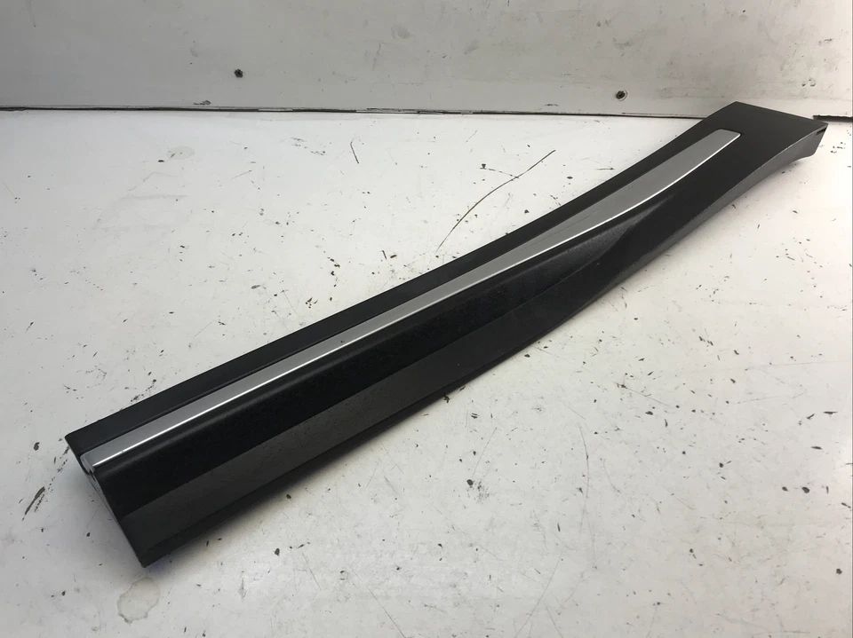 Infiniti QX70 FX50 FX35 2009-2017 puerta trasera izquierda moldura inferior OEM Foto 3 de 4