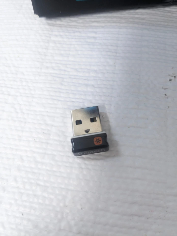 Logitech t650 Wireless Rechargeable Touchpad with Unifying Receiver no cord - Image 3 of 4