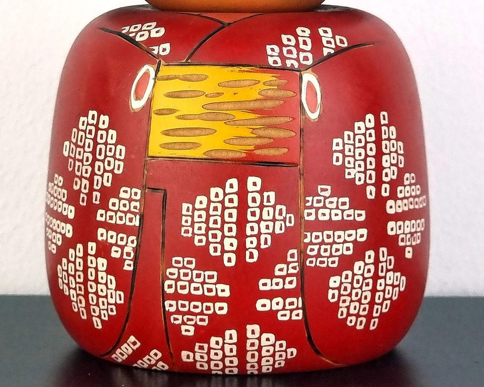 Muñeca Kokeshi única del Maestro Sekiguchi - 13,5 cm/5,3" Foto 2 de 4