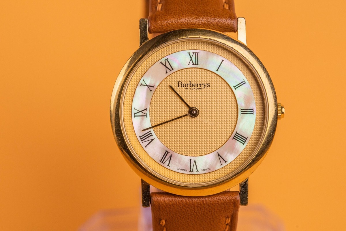 BURBERRYS ref. 6000G Swiss Made Gold Plated Mother of Pearl BURBERRYS ref. 6000G Swiss Made Gold Plated Mother of Pearl