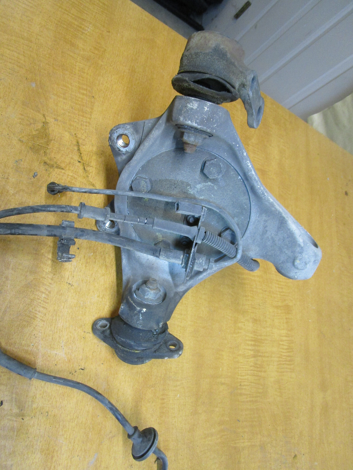 Ferrari 348 - RH Front Steering Hub Knuckle / Spindle Wheel Bearing - P/N 145260