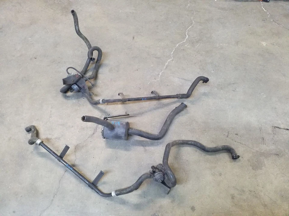 4.9L Emission Valve Hoses / Canister | Fits 1985-1996 Ford F250 F350 - Image 3 of 4