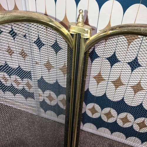 Antique-style brass 4-panel fire screen30cmL X 25cmH - Picture 4 of 6