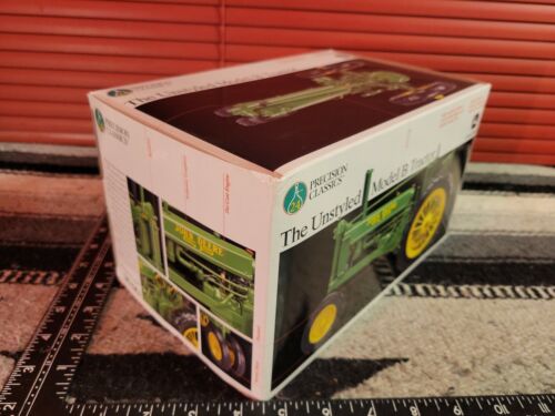 John Deere GP Unstyled B 1/16 diecast farm tractor replica collectible by RC2 - Picture 2 of 5
