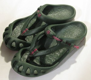Women's Mion Bhakti Keen Green Slip On Thong Sandals Shoes US 7 Euro 38 | eBay