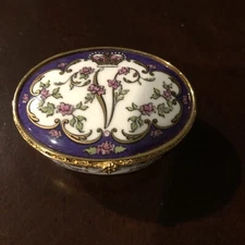 👑 Queen Victoria  Royal Trust Trinket Box Jewelry Pill Box Free Shipping!