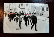 PHOTO 76 St Romain de Colbosc - défilé du Pompier Porte drapeau et le Maire 1992