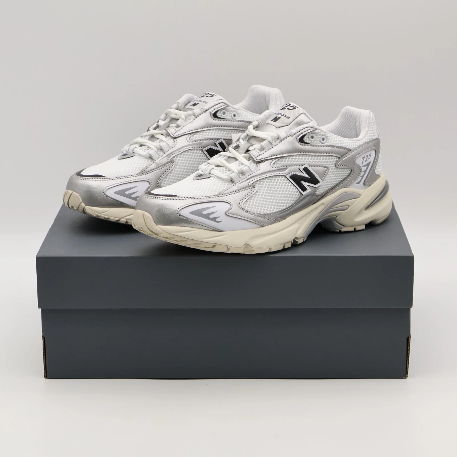 ML725CG New Balance 725 bianco nero (uomo)