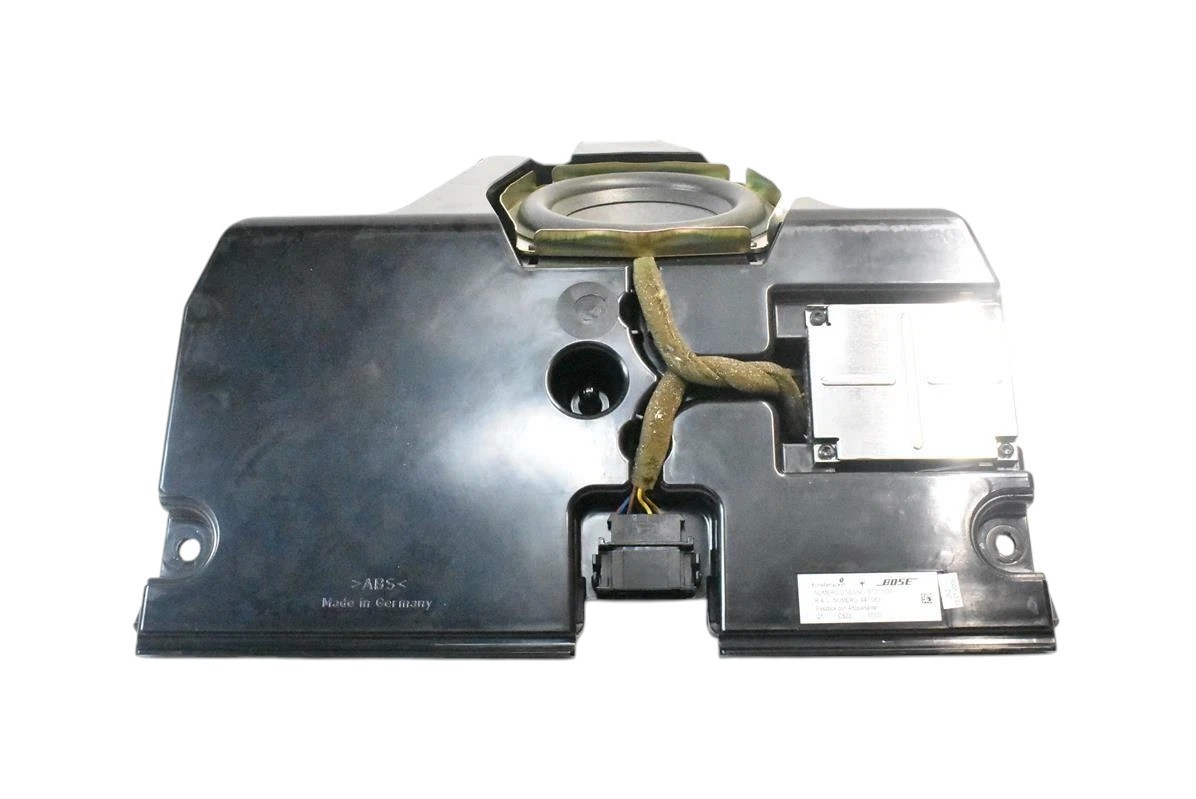 03-19 Maserati Quattroporte M139 Front Bose Subwoofer Speaker 447082 OEM