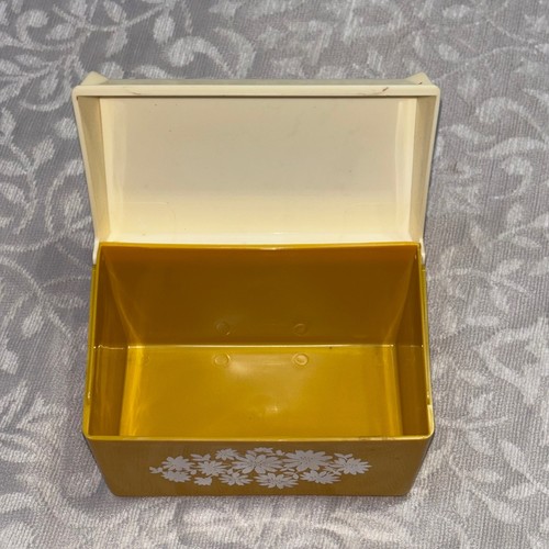 Vintage Harvest Gold Plastic Recipe Box White Daisy Floral Mid Century Retro - Picture 6 of 9