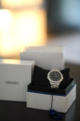 SEIKO Herrenarmbanduhr 7N42-0FD0   Edelstahl   100 m   Originalbox   Ungetragen