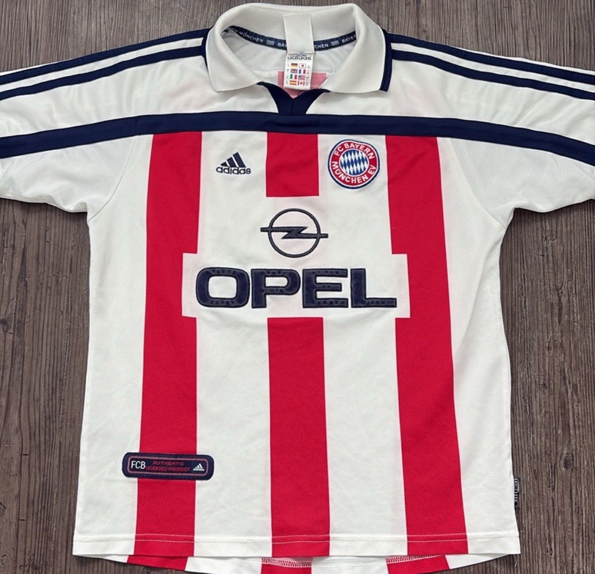 VINTAGE 2000/02 ADIDAS BAYERN MUNICH AWAY SOCCER JERSEY #18 TARNAT