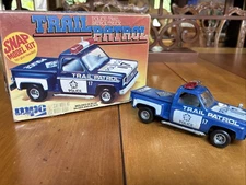 1981 POLICE TRAIL PATROL CHEVY STEPSIDE SQUARE BODY PICKUP & BOX MPC SNAP TITE