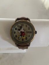 Disney Mickey Mouse Unisex Gold Tone  Leather Classic Moving Hands Watch Works