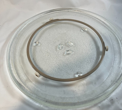 13 3/8'' Magic Chef Glass Microwave Plate and Roller set