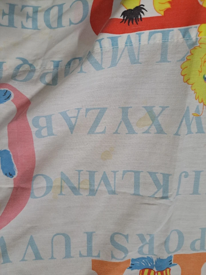 Hoja plana doble vintage de Plaza Sésamo con alfabeto Foto 3 de 4