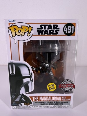 Funko Pop! Star Wars 491 Mandalorian with Darksaber GITD Special Edition