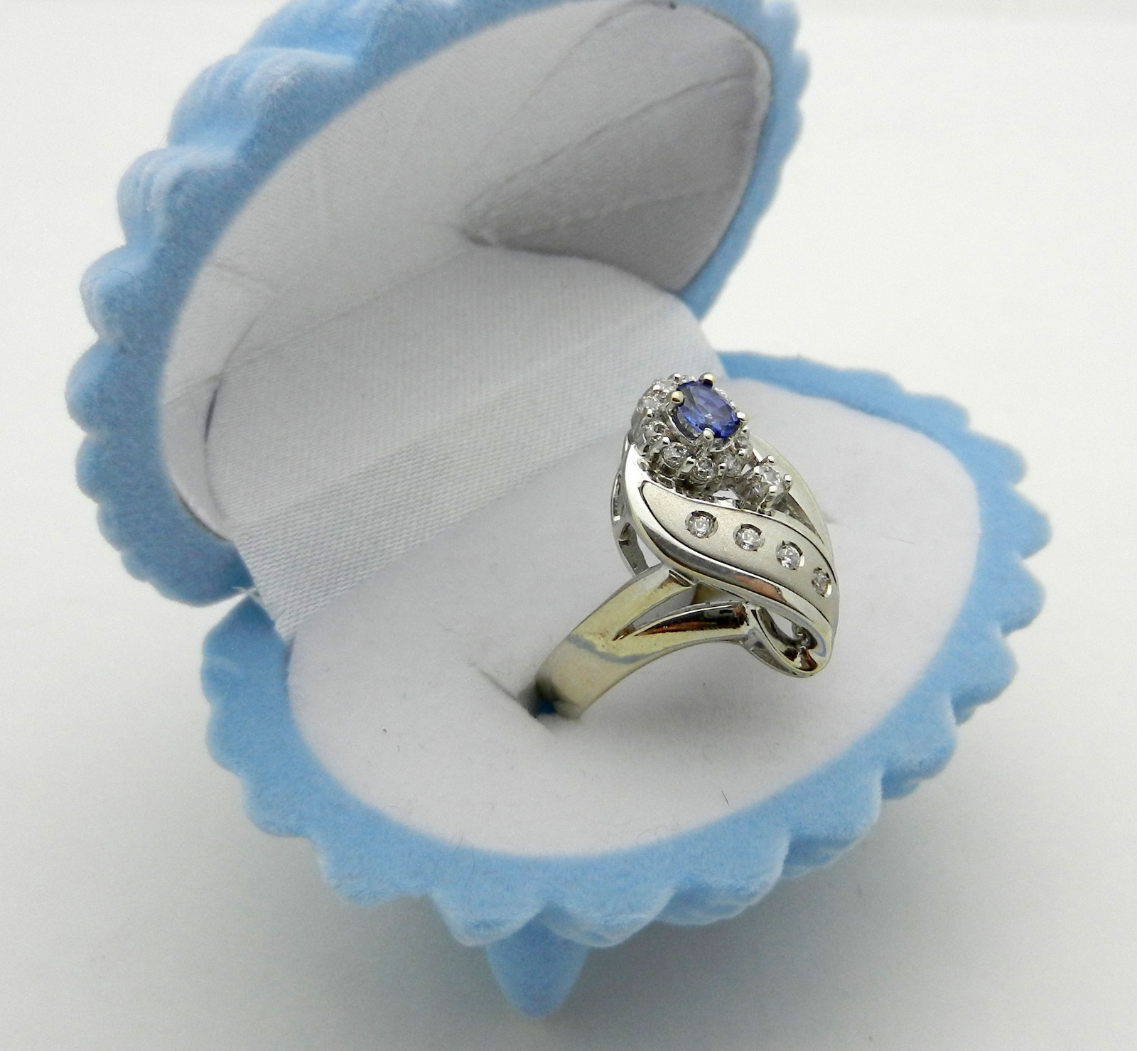 Solid 14k White Gold Ring with Simulated Blue Sap… - image 5