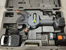 Greenlee ES1000 Gator Battery-Powered Cable Cutter 