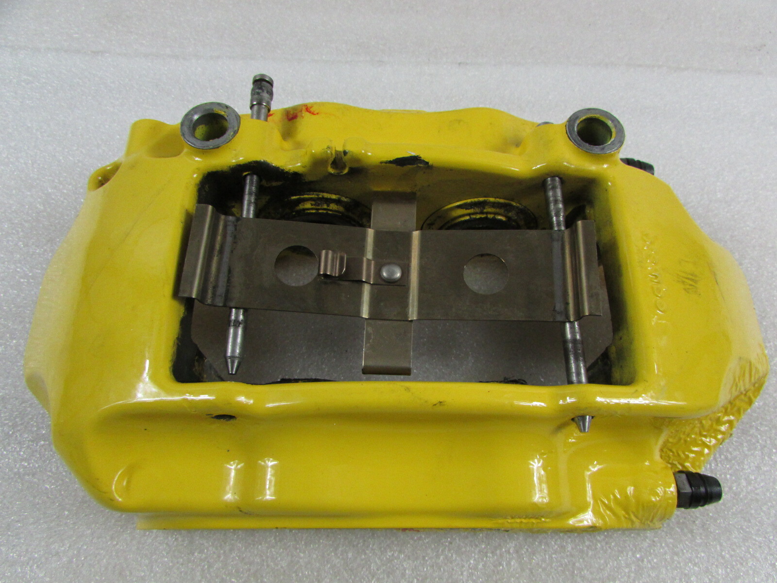 Ferrari 458 Italia LH, Left Rear Brake Caliper, Yellow, Used, P/N 261790