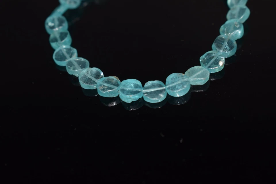 Autentico disco liscio A++ blu apatite moneta pietra preziosa creazione artig... - Immagine 3 di 4
