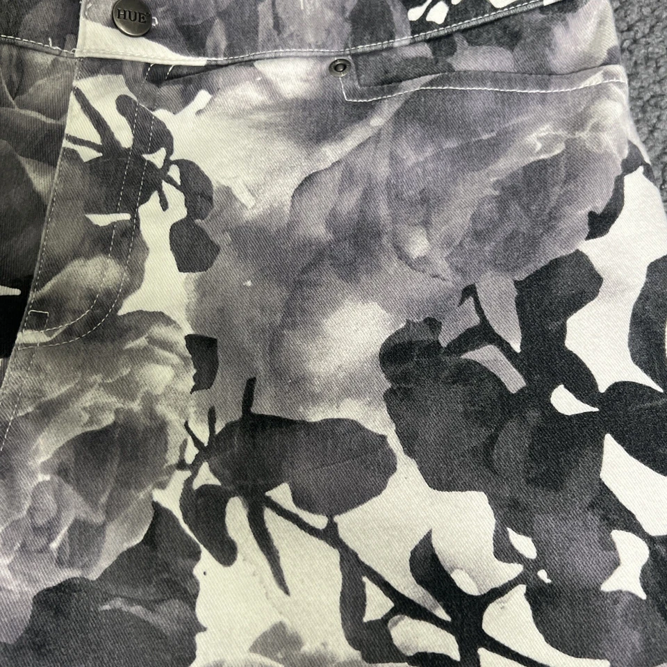 HUE Ladies Gray/White Floral Leggings/Jeggings - Size Large - Image 4 of 4