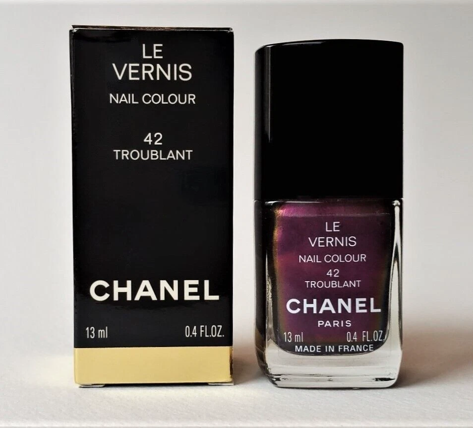 CHANEL Le Vernis Nail Polish 42 TROUBLANT