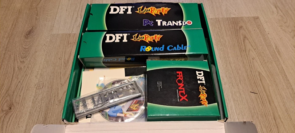 DFI Lanparty NF4 SLI DR In OVP - Bild 3 von 4