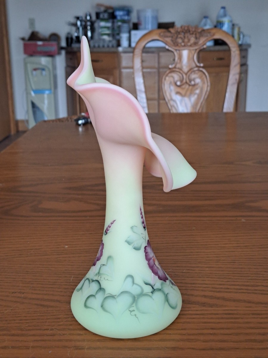 Fenton Burmese Glass 1998 Messenger Exclusive Hummingbird Fenton Burmese Glass 1998 Messenger Exclusive Hummingbird