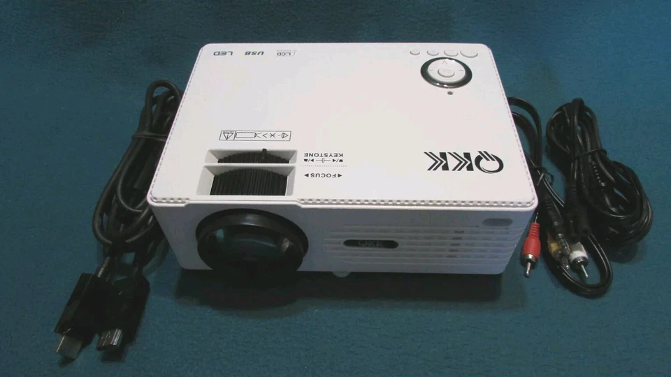Mini proyector portátil de cine en casa Qkk Qk01 blanco de alta definición no rem Foto 2 de 4