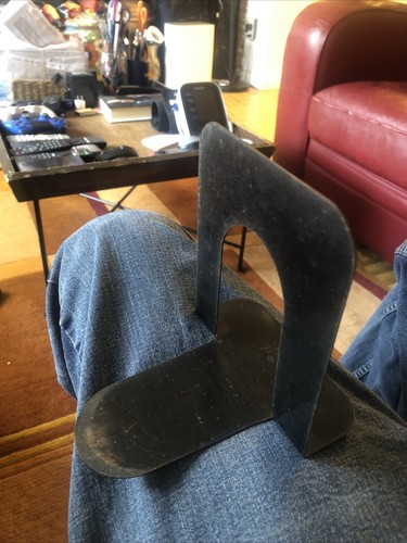 Vintage Mid Century Black Metal Bookend Single 5 1/2”Tall x 5 1/2” Wide - Afbeelding 1 van 3