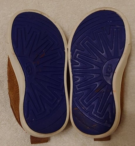 Size 6 UGG Chestnut Brown Rennon Low Toddler Sneaker w/Hook & Loop Closure - Picture 5 of 10